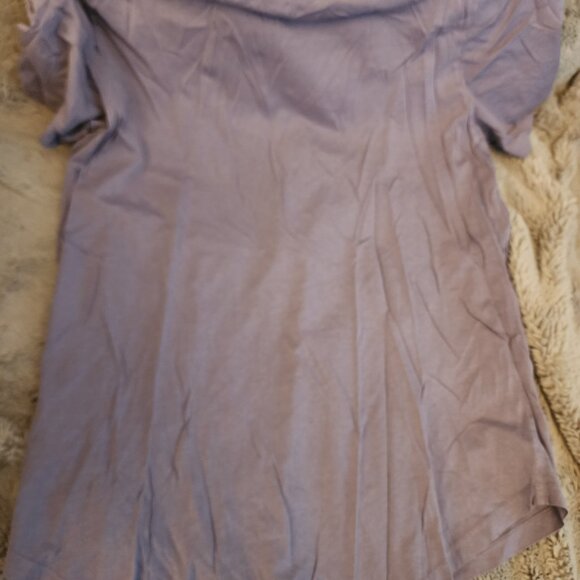 Mauve Deep V Neck Aritzia Tee Shirt, Cotton/Poly Mix, slight stretch. SIze L - Picture 4 of 4